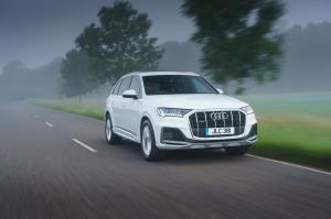Audi Q7 55 TFSI e Quattro S-Line 2020 года  (UK)